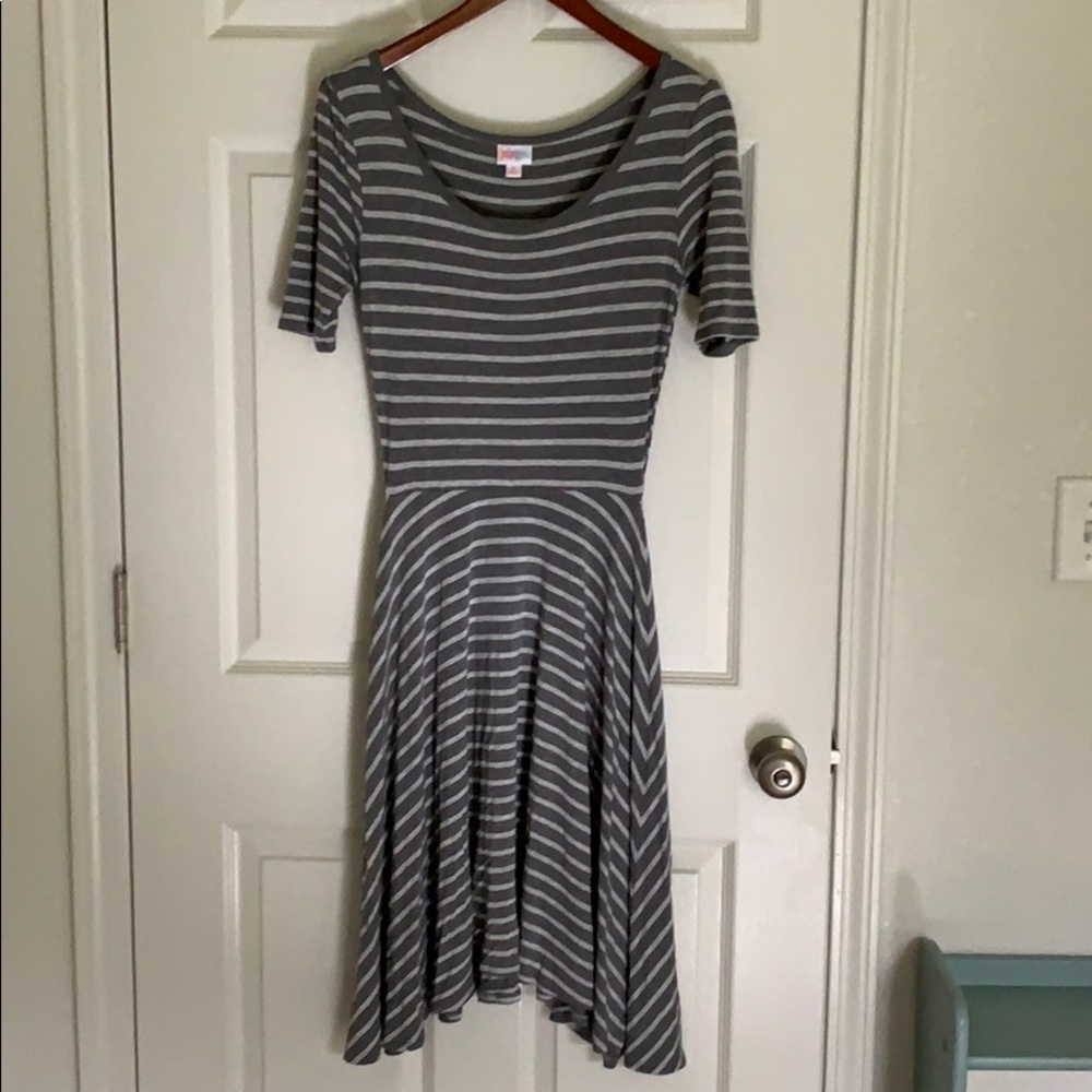 LuLaRoe Nicole dress sz S small NWOT gray stripe